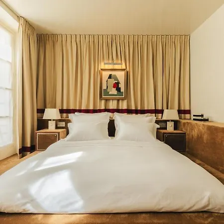 Les Cinabre Hotel